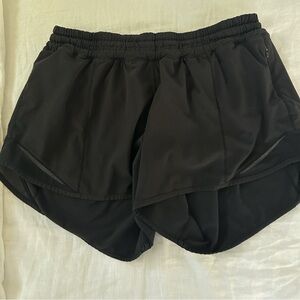 Lululemon Hotty hot shorts low rise black size 8 tall